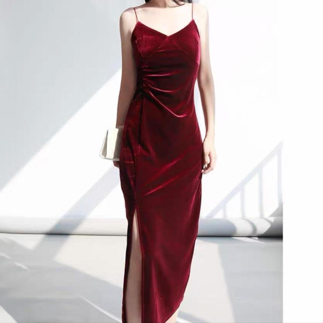 Women s Mid-Length Black Gold Velvet Slit Camisole Dress - New Spring Style M бордовый