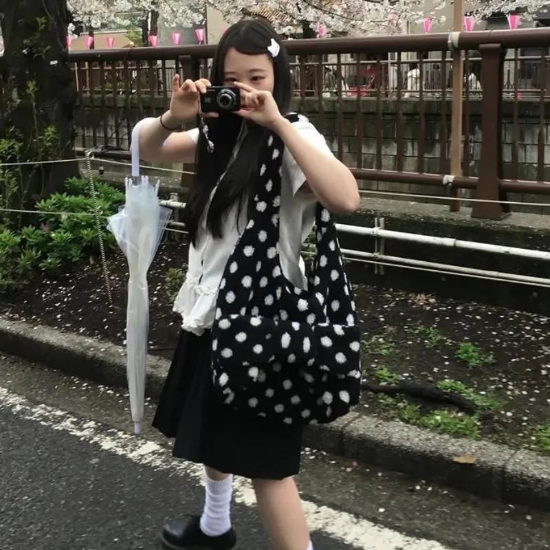 Fashion Polka Dot Hobo Bag Creative Bow Design Shoulder Bag Soft Plush Crossbody Bag Women Winter Large Capacity Commute Handbag