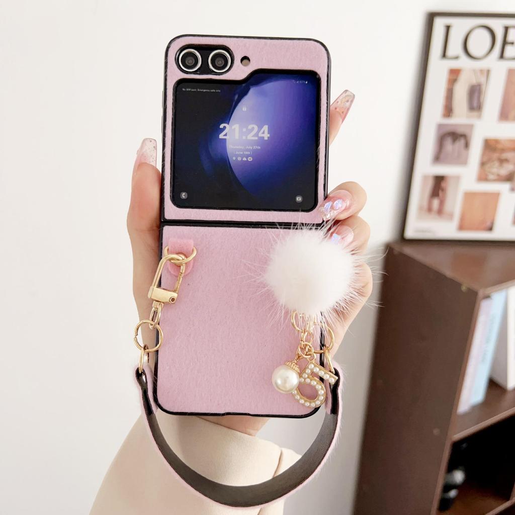 Capa de Celular Samsung Z Flip Pelo de Vison com Bola de Pelúcia DIY para Modelos 3-7
