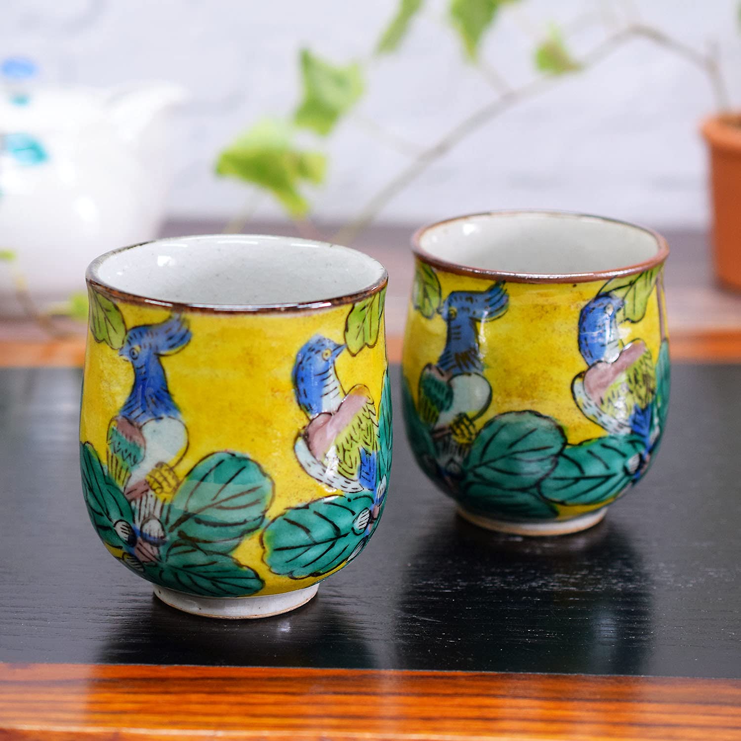

Waza no Kura Pair of Stylish Kutani Ware Teacups, Yoshidaya, Ceramic Teacups, Brand Name, Japanese Tableware, Made in Japan