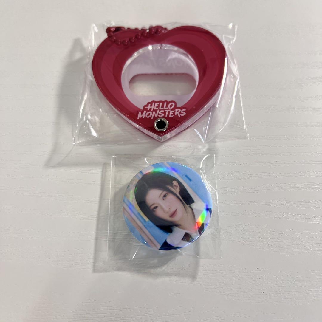 

[USED] BABYMONSTER Waltz MD Asa Key Ring Pin Badge