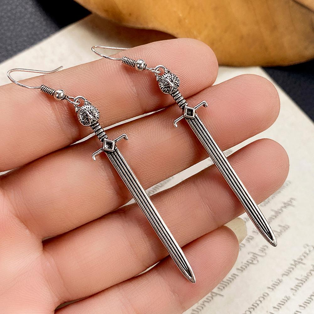 Huitan Kolczyki wiszące w stylu punkowym, z motywem dzikiego zwierzęcia, w kształcie miecza, dla kobiet/mężczyzn, wszechstronne, fajne, unisex, akcesoria do uszu, vintage