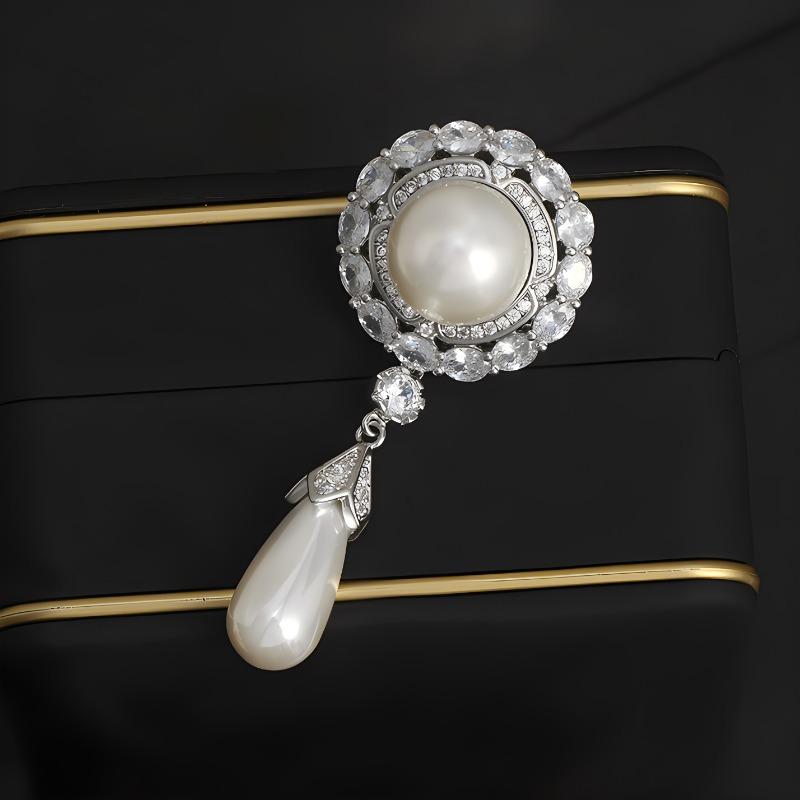 High-end Women's Retro Pearl Brooch, Light Luxury and Niche Design Sense Brooch