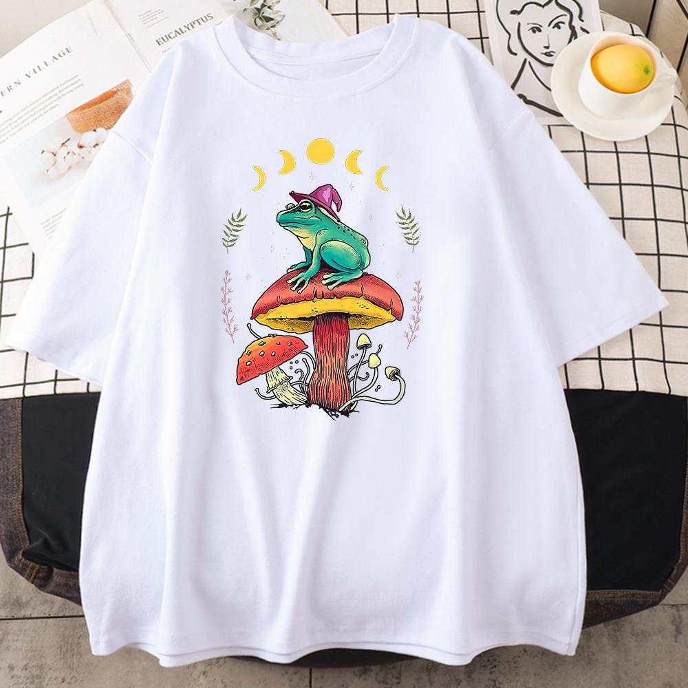 Cottagecore Aesthetic Goblincore Frog Wizard On Mushroom Mens Short Sleeve All-math Vintage Tops Personality Male Cotton T-Shirt