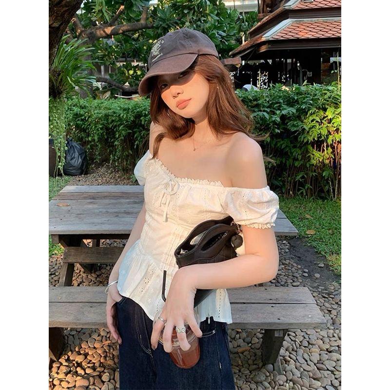Moon White Tea Super Nice French style Pure Desire Style Sweet Lace Design Sense Waist Hugging Puff sleeve off-Shoulder Top
