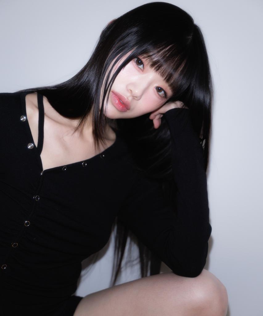 ROSEFRANTZ Unbalanced Shirring Long Sleeve [Black]