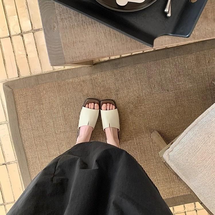 Su Yinyin has the same French square head flat bottom cool slippers for women's casual versatile soft leather with slippers for women's outer wear su