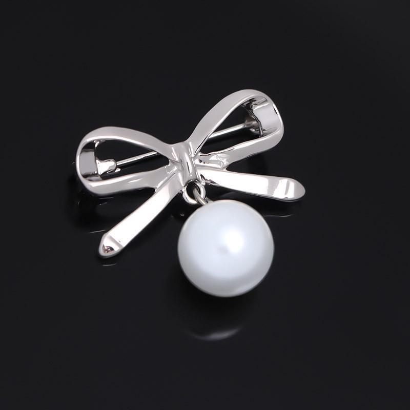 New alloy brooch high-end sense niche women spot high-end pin coat suit high-end versatile corsage
