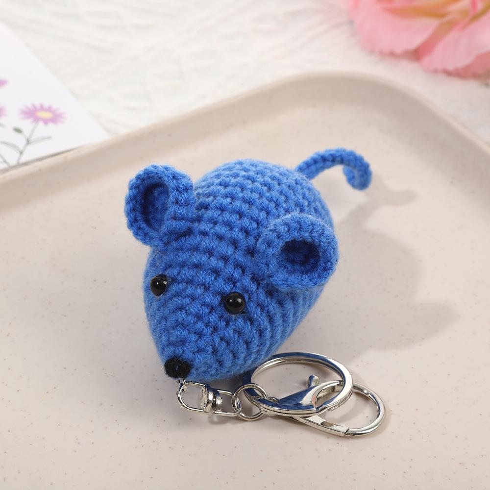 Nieuwe Creatieve Wol Gehaakte Kleine Muis Huis Kamer Decoratie Handgemaakte Gebreide Muis Rugzak Ornamenten Koppel Schattige Sleutelhanger