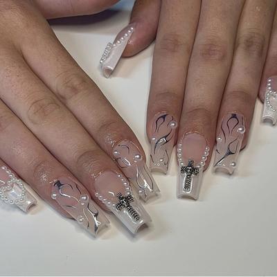 Pearl Love Nail Art Nail Pieces Europejskie i amerykańskie krzyżowe elementy paznokci Fałszywe paznokcie Francuskie łatki na paznokcie