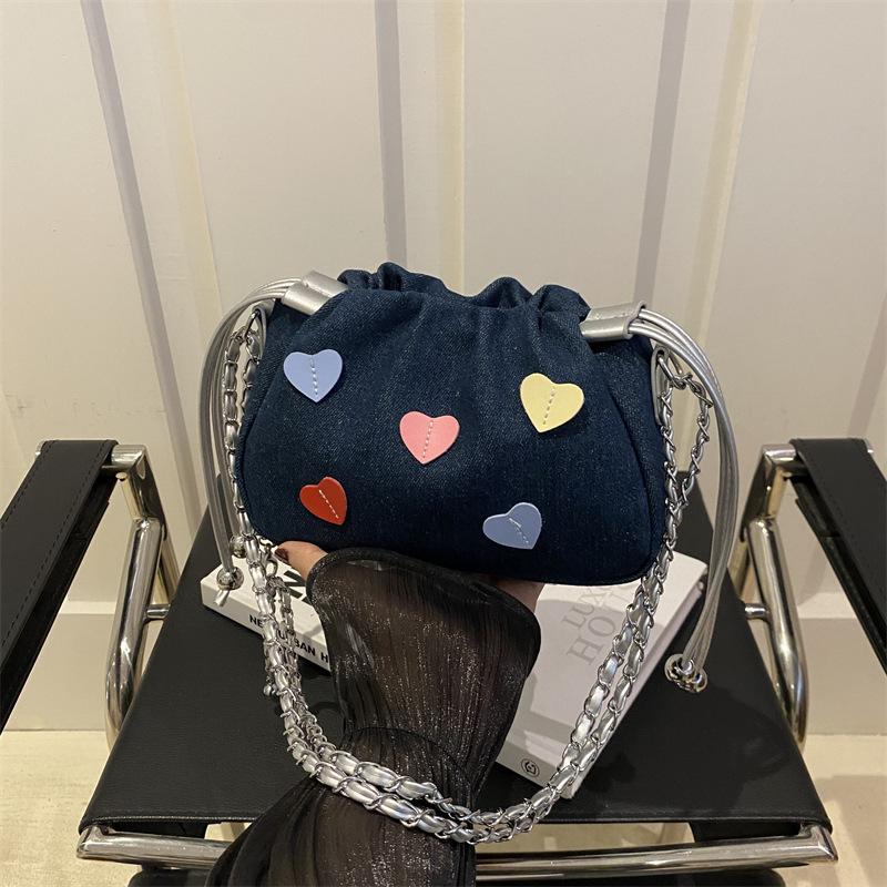 This Year, the Popular Peach Heart Drawstring Chain Small Bag Messenger Bag 2025 New Trendy Fashion Versatile Casual Bucket Bag