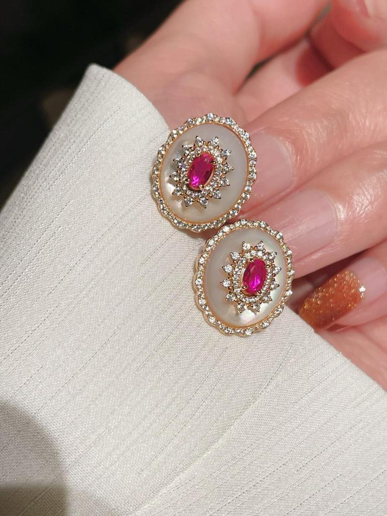 Ciondolo in Argento Placcato Oro e Orecchini con Rubini e Madreperla Naturale, Stile Vintage Antico per Donna