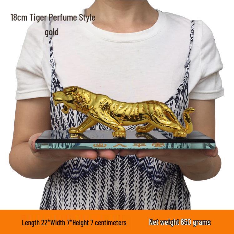 Large Domineering Men's Off-Road Vehicle Tiger Car Ornament & Perfume Diffuser