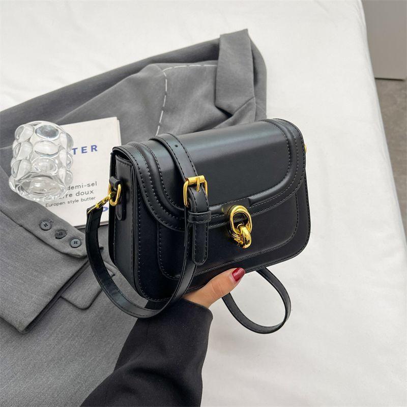 Autumn and winter niche foreign style women's bag 2025 new versatile retro small square bag high-end commuter bag women's messenger bag