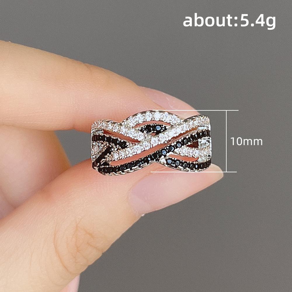 Huitan Personality Black/White Cubic Zirconia Woman Rings for Wedding Unique Design Cool Girls Finger-ring Party Zircon Gift