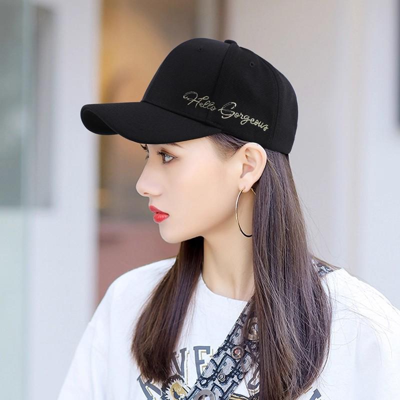Czarna czapka z daszkiem w koreańskim stylu: Wszechstronny damski kapelusz przeciwsłoneczny z haftowanym napisem - Idealny na wiosnę i jesień