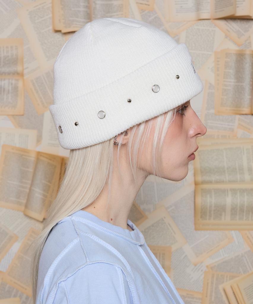 UNALLOYED Logo Studded Beanie / Ivory