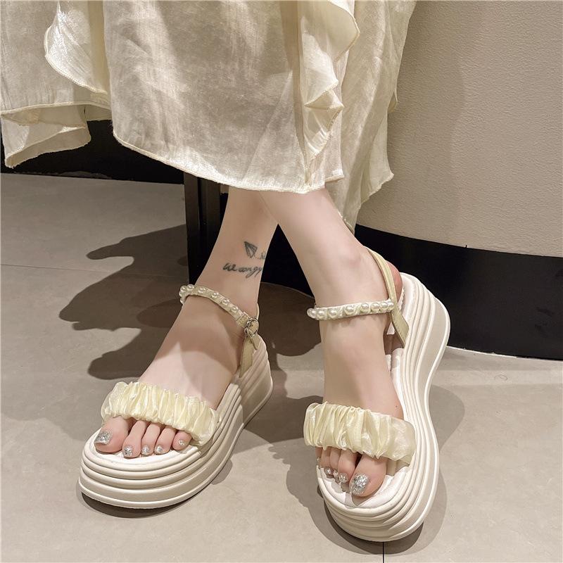 Fashion Sweet Pearl Platform Sandals Women's 2025 New Korean Version One-word Strap Flat Women's Shoes Comfortable Beach Shoes