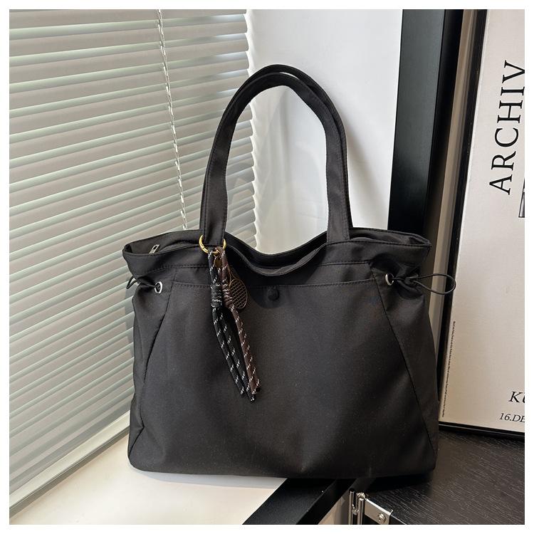 The New Pleated Strap Is Popular This Year, Large-capacity Summer Pendant, Solid Color Shoulder Tote Shoulder Bag.