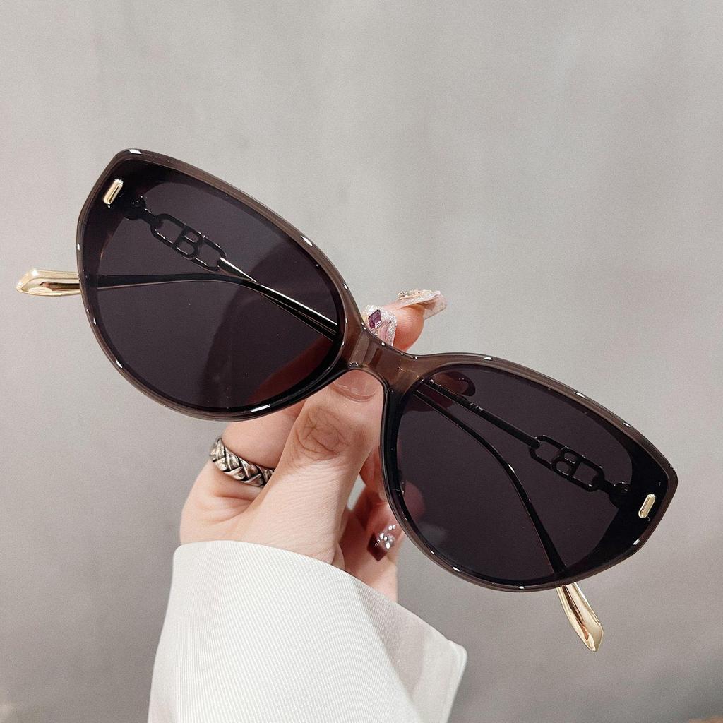 Women's Tea-Colored Cat-Eye Sunglasses with UV Protection