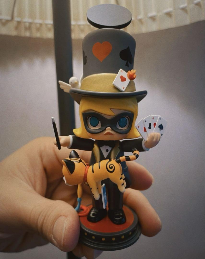 

[USED] Molly the Great Magician Figure Blister