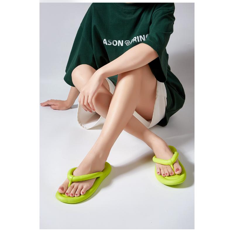 Summer Flip-flop Women's Beach Flat Sandals and Slippers
