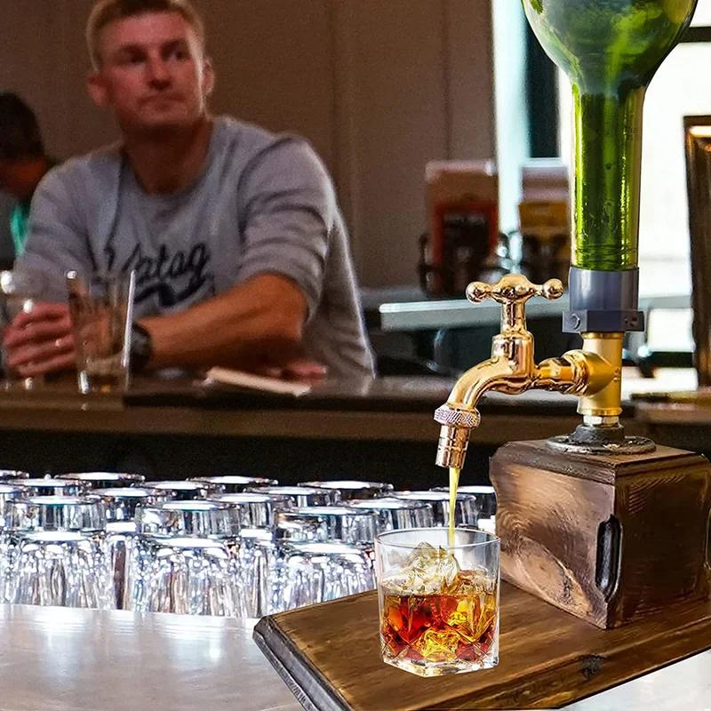 Drevený dávkovač na whisky a likér v tvare kohútika, držiak na štamprlíky s alkoholickým nápojom, príslušenstvo na párty do domáceho baru, dávkovač na likér a nápoje