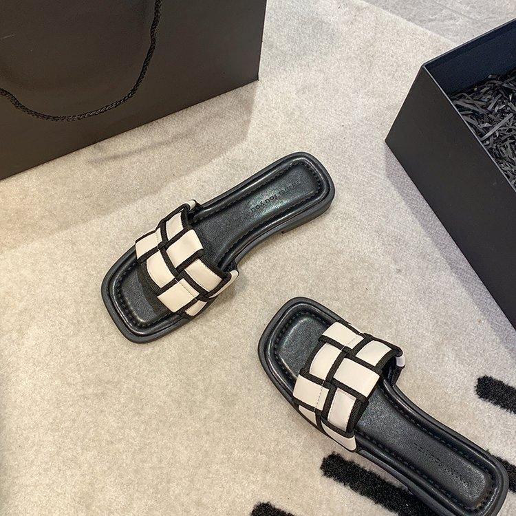 Black and White Plaid Slippers Women's Outer Wear 2024 Summer New Korean Version One-word Drag Flat Beach Shoes Sandals Women's Shoes
