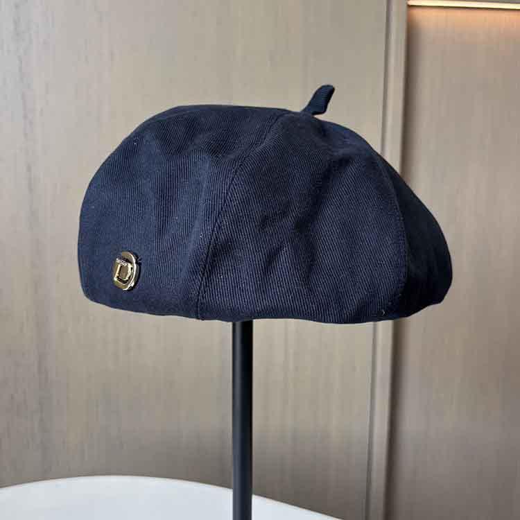 Metal Buckle Letter Mark Beret Female Japanese Literary And Artistic Painter Hat Solid Color Casual Versatile Pumpkin Hat