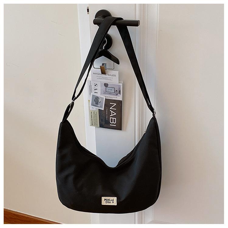 

Ретро сумка під пахвою студентська повсякденна сумка-пельмень жіноча 2024 літо нова проста модна великої місткості сумка через плече чорний