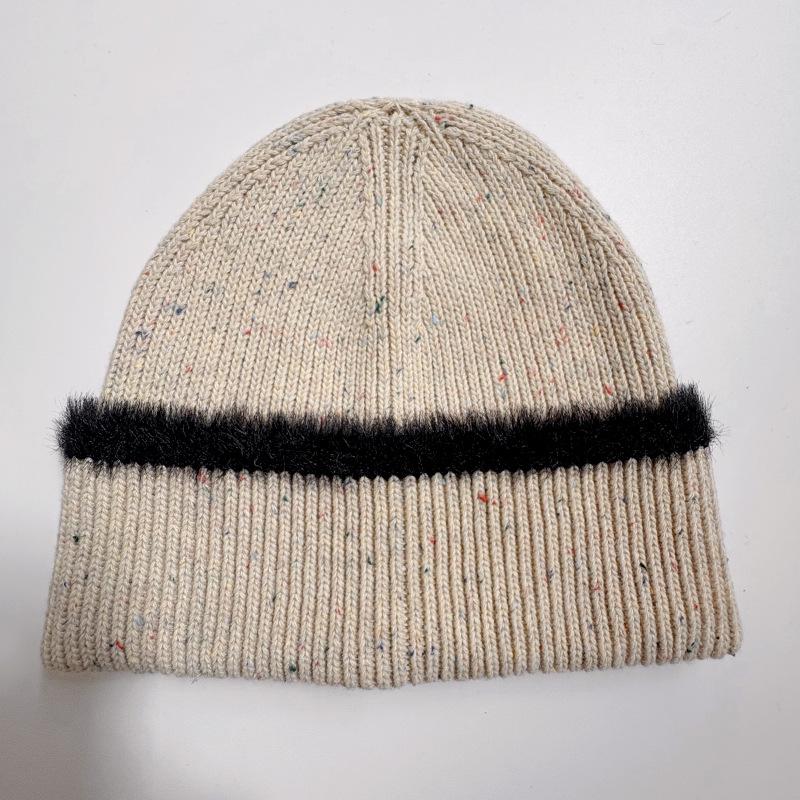 Rote Wollmütze: Unisex Wintermode, Warm & Vielseitig