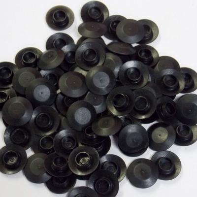 100 Stück Autotür-Gummistopfen, universelle PVC-Halterung, schwarze Gummikörper-Blech-Lochstopfen
