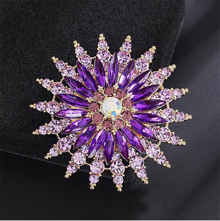 High-end purple glass snowflake brooch, exquisitely stylish, press-to-attach pin with anti-slip design for securing on clothing