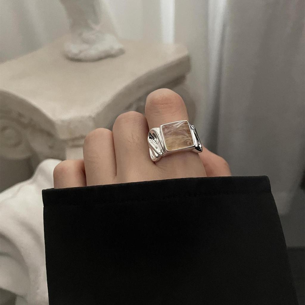 Elegant Women's Adjustable Zirconia Square Ring with New Wave Pattern – Trendy Ins Index Finger Ring