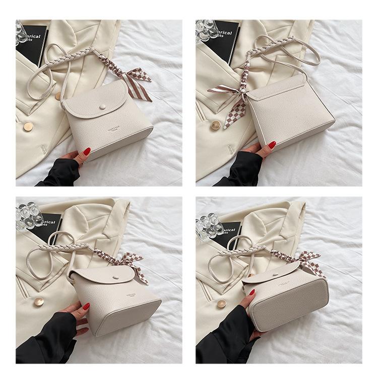 La nuova borsa semplice e popolare di quest'anno, la versatile borsa a tracolla da donna in pelle PU, borsa a tracolla con personalità e tendenza alla moda