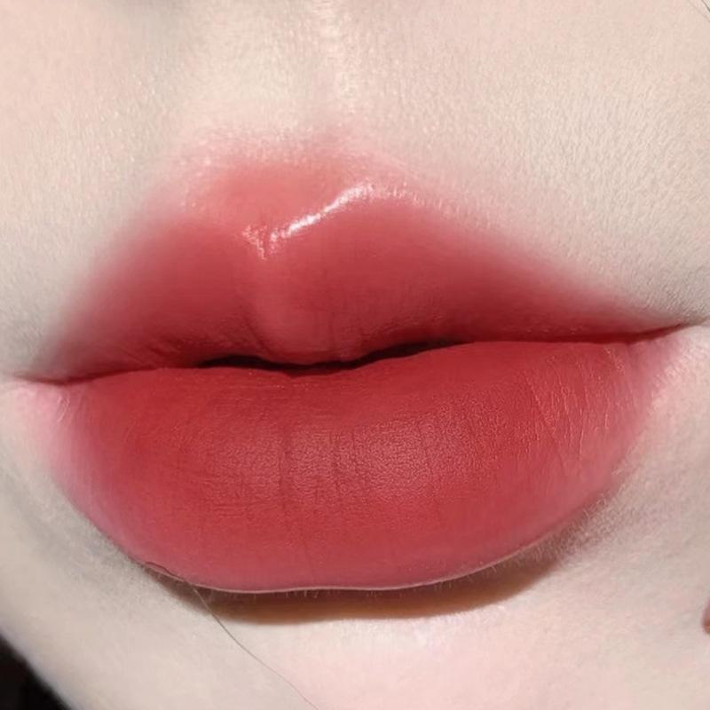 

Hello Style Velvet Matte Light Lipstick - псевдовідбілююча формула, доступний матовий макіяж для жінок null червоний