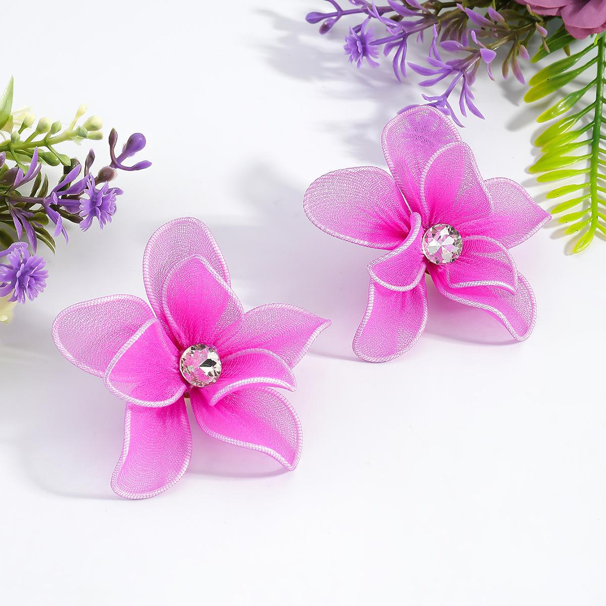 Retro three-dimensional gradient mesh earrings, fashionable light luxury design, diamond-encrusted petal earrings, temperament and versatile model розы красного