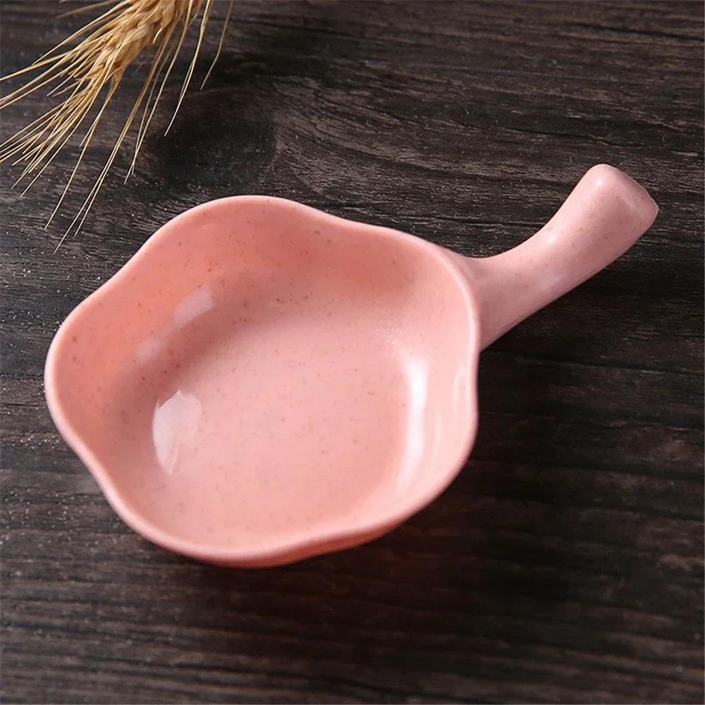 

Portable Cute Wheat Straw Bowl Vinegar Seasoning Solid Soybean Dish Appetizer Plates Soy Sauce BBQ Sushi Plate Kitchen Supplies рожевий