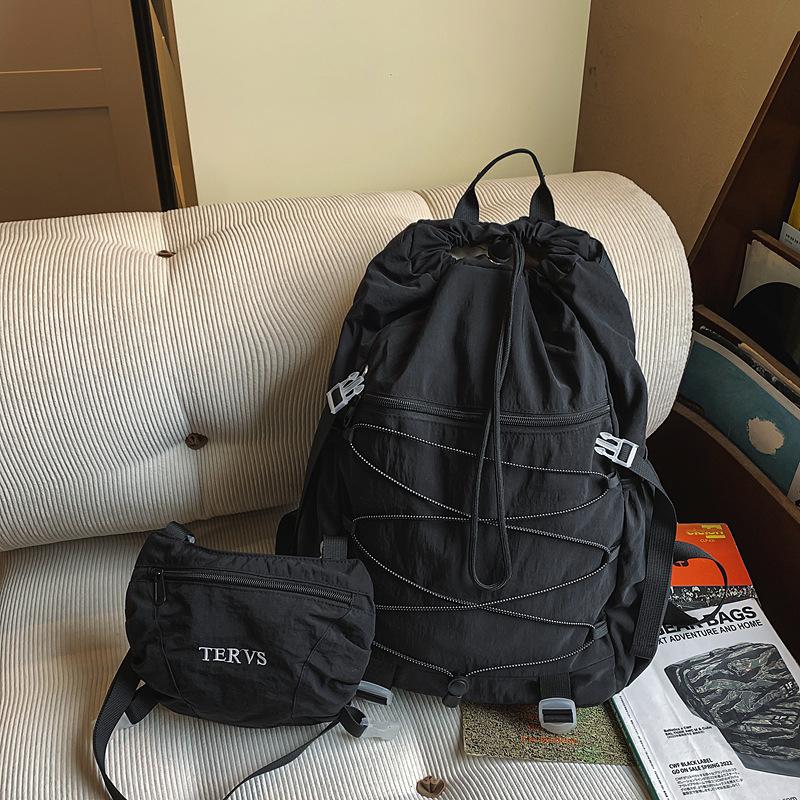 The new outdoor drawstring backpack is removable, the two-in-one backpack has a large capacity, and the commuter schoolbag is water-proof.
