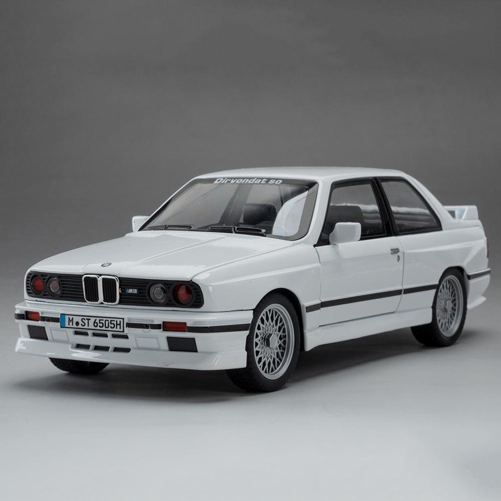 1:24 E-TYPE M3 Car Model Toy Metal Body Rubber Tires Wheel Steering Shock Absorption Sports Cars Models Hobby Decoration Gifts