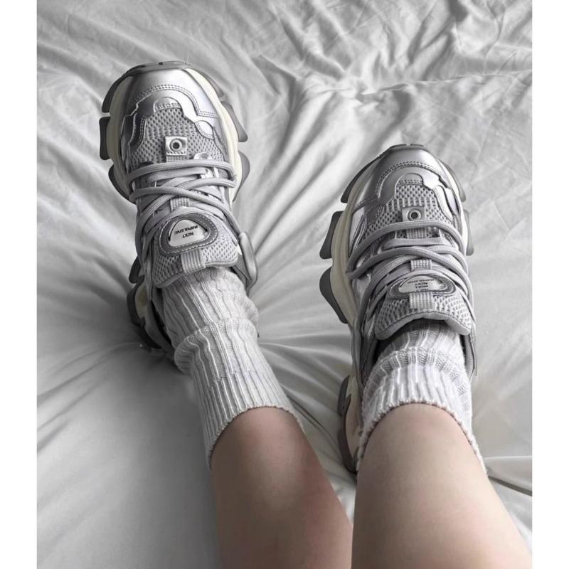 

OMG! Full of futuristic sense~ Platform casual sneakers Silver Daddy shoes~ Unique sole design 35