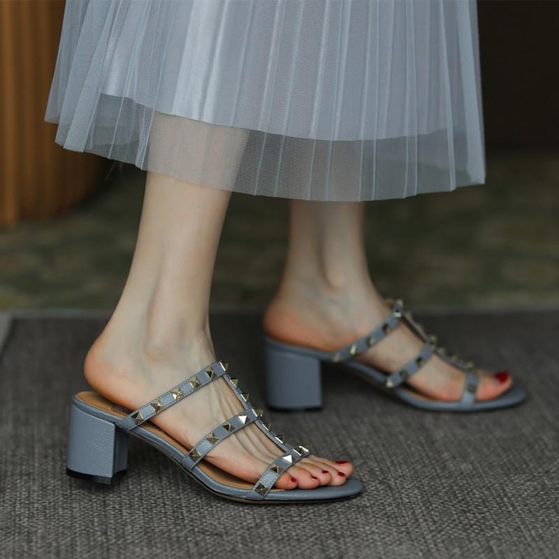 New Rivet Block Heel Slippers Wear Outside New Versatile Soft Leather One Word Belt Open Toe Kitten Heel Slippers for Women