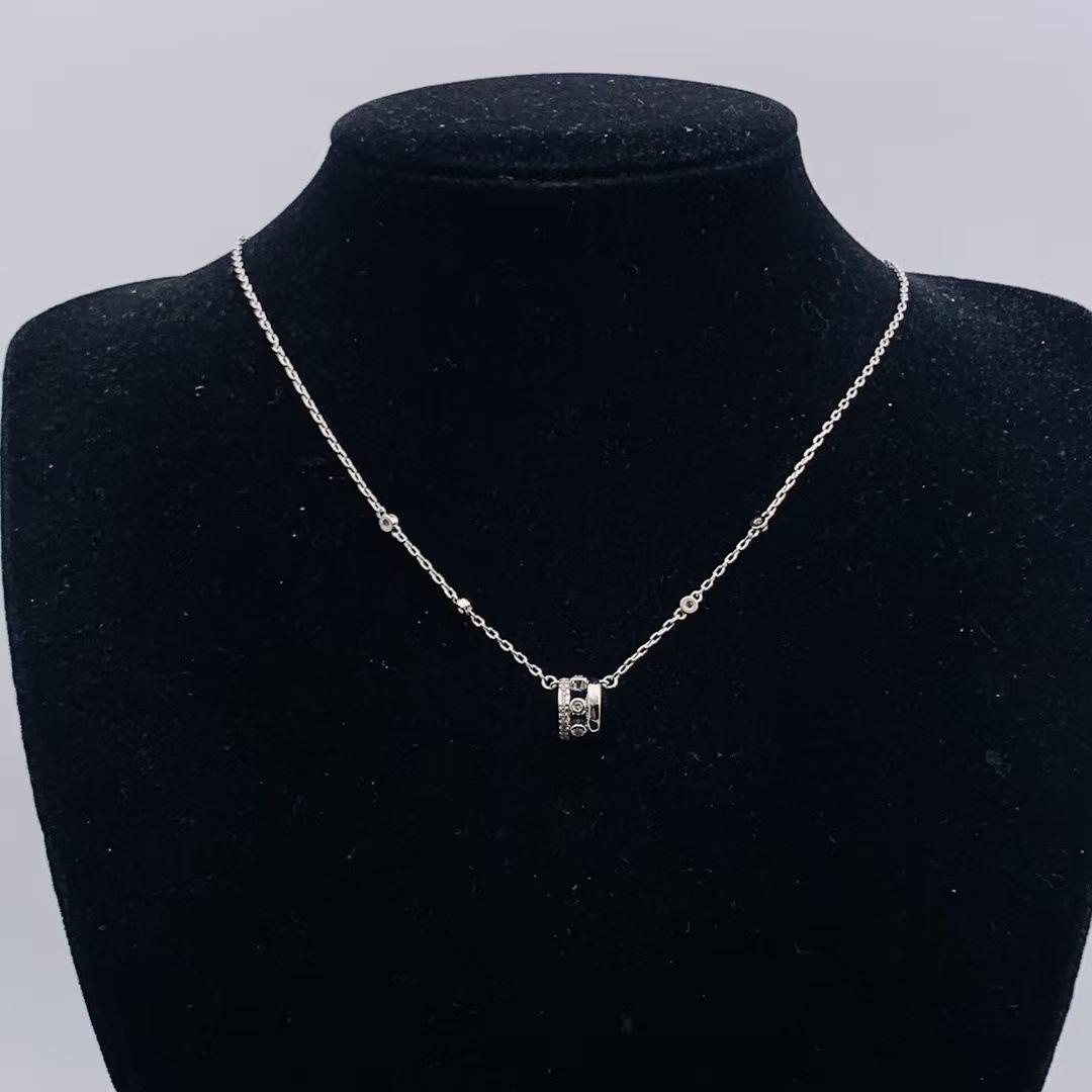 European and American Style Plum Family Balls Come and Go Necklace Women s Simple Fashion Versatile Sliding Collarbone платиновый