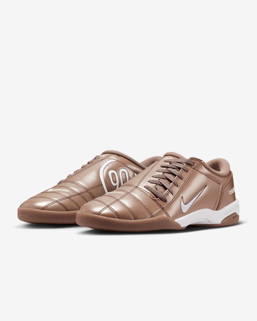HQ2851-202 Nike Total 90 3 Mink Brown (Men s) 10