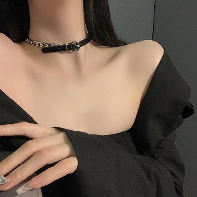 Schwarze Lederhalskette - Elegantes Damenhalsaccessoire