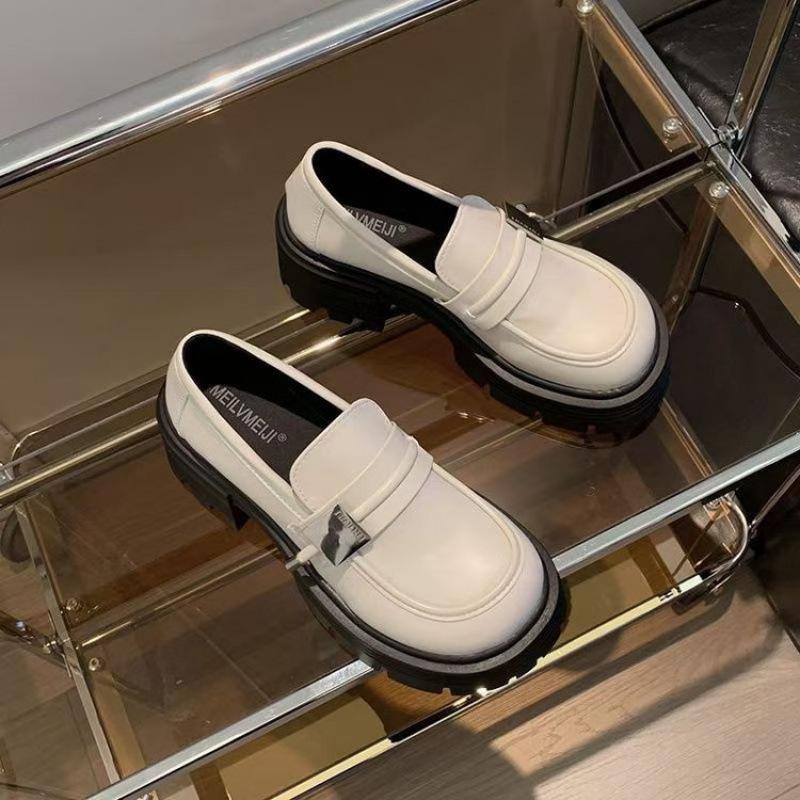 Plateau-Loafer Damen Metall Schnalle Herbst Neu Erhöhend Britischer Stil Einzelne Schuhe Dicker Absatz Ein Pedal Retro JK Kleine Lederschuhe