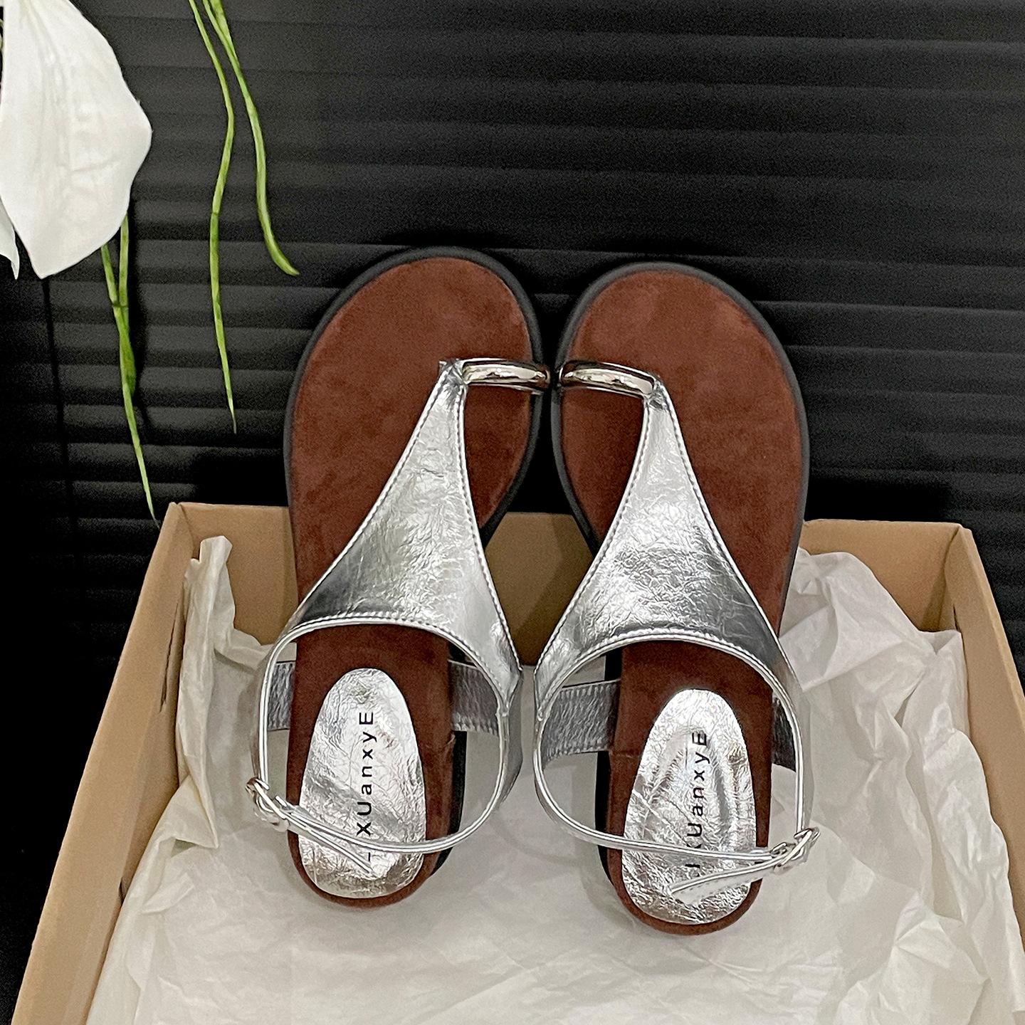 

White retro wedge heel heightening set toe Roman sandals women s 2025 new summer wear French cool slippers 39 серебряный