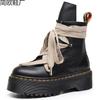 Martin Stiefel Lychee-Muster High-Top Kreuzgurt Lokomotive Stiefel Damen Persönlichkeit Kurze Stiefel Seitenreißverschluss Lederstiefel