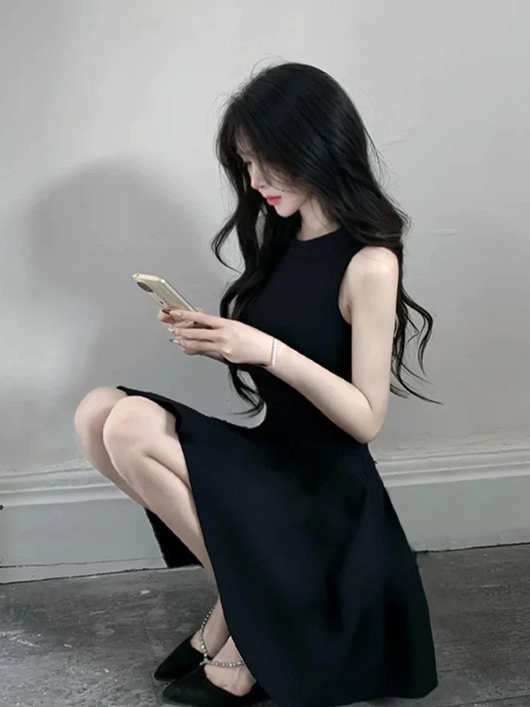 Black daughter sleeveless vest dress dress Hepburn style small black dress summer small fragrant style small waist short skirt