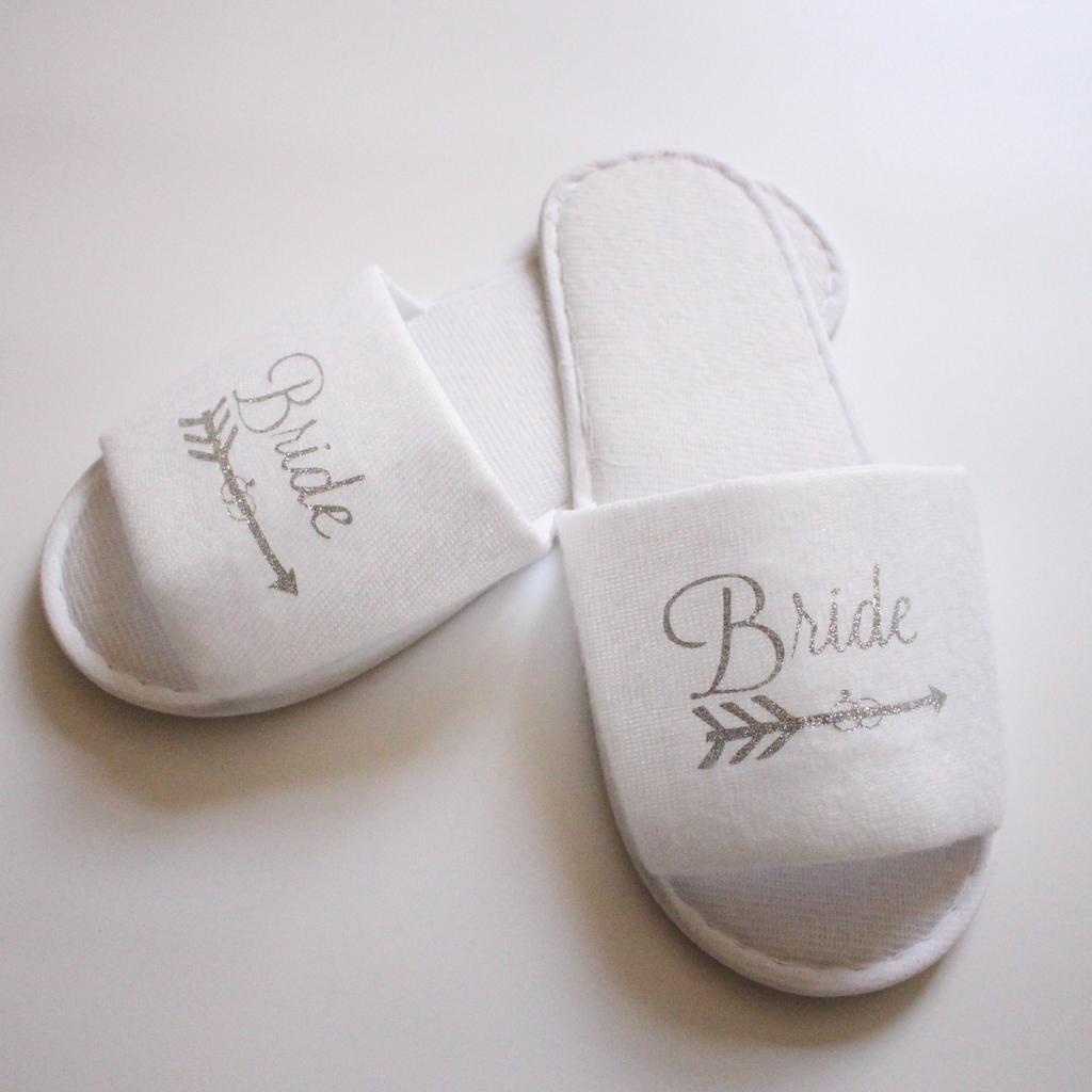 Fashion Wholesale Bride Shower Bride Wedding Decoration Bridesmaid Hen Party Spa Soft Slippers Ladies Bachelorette Party Supplies Gift